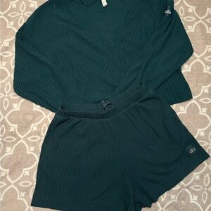 ALO Yoga Musa Midnight green set